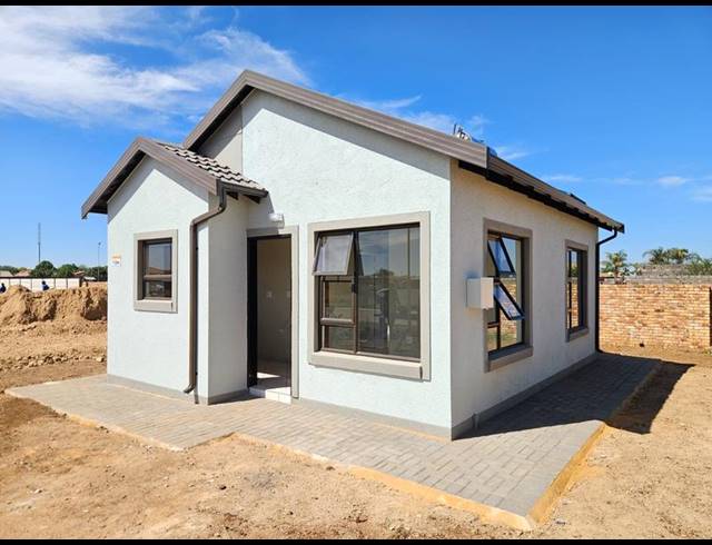 2 BEDROOM HOUSE FOR SALE IN SELCOURT
